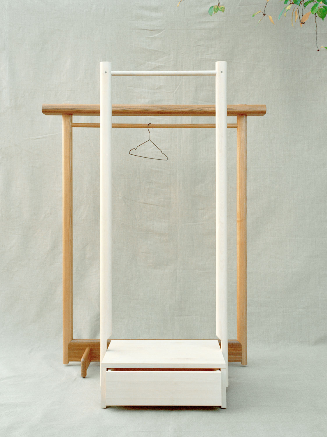 Massivholzgarderobe Etta in Ahorn mit Schublade, ohne «Hutablage», hergestellt in Winterthur
