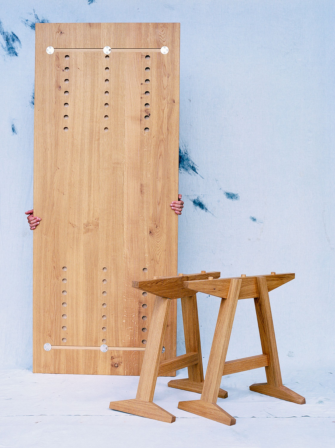 Esstisch Becco, Eiche massiv (Massivholz), 220 × 90 cm, hergestellt in Winterthur