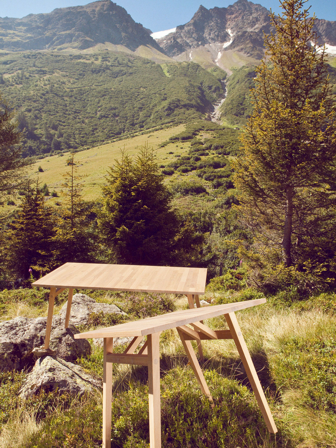Esstisch Illex, Eiche massiv (Massivholz), 80 × 80 cm und 160 x 80 cm, hergestellt in Winterthur