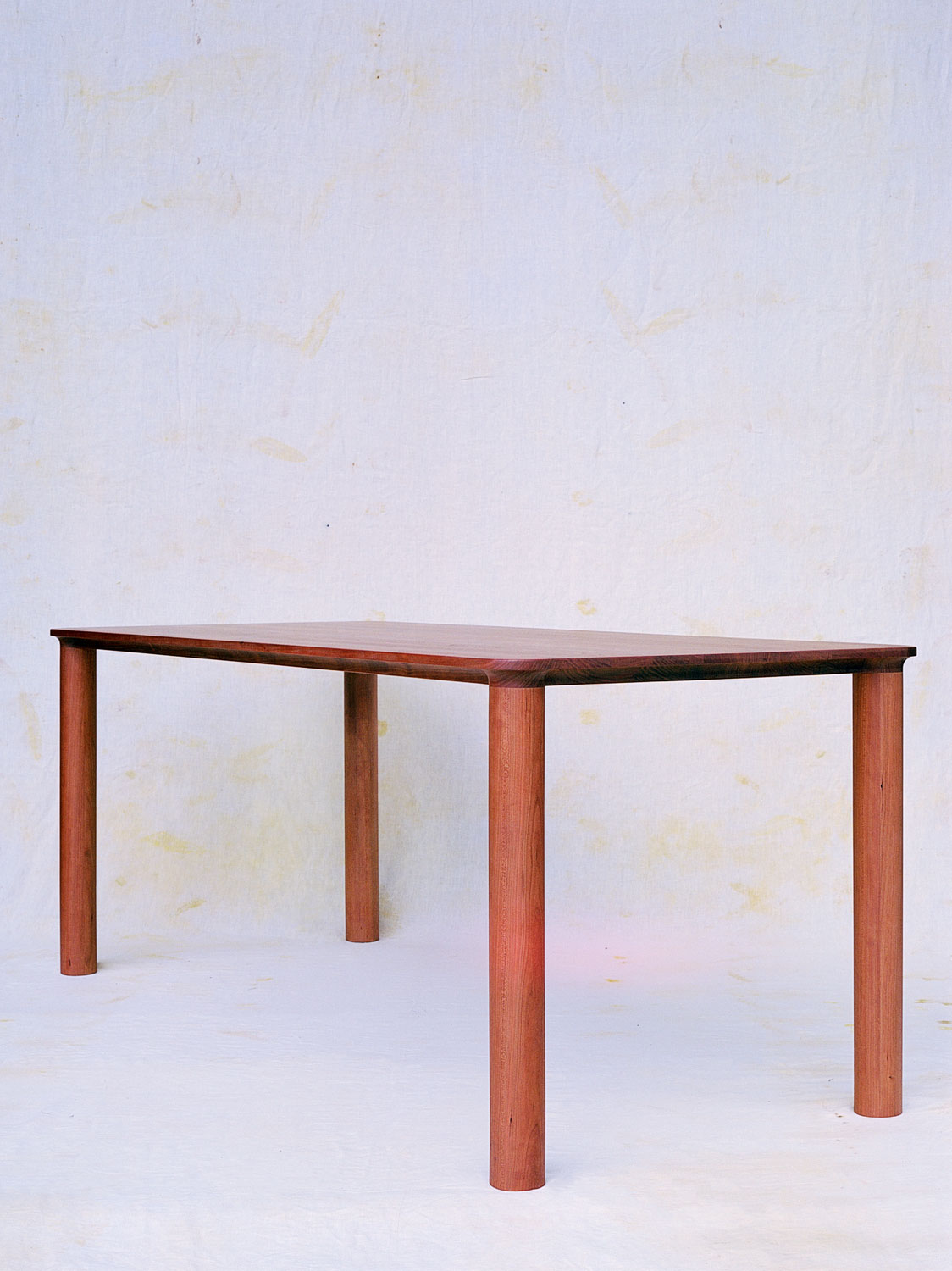 Esstisch Yama, Black Cherry massiv (Massivholz), 180 × 80 cm, hergestellt in Winterthur
